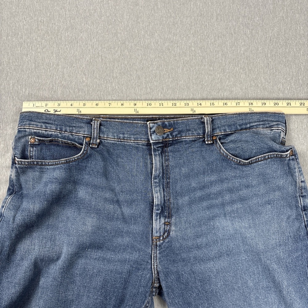 Lee Men Relaxed Fit Straight Leg Blue Denim Jeans Size 41x30.5 - Picture 8 of 12